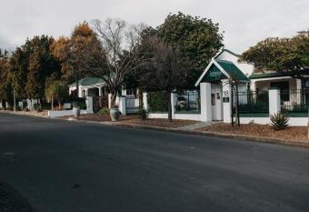 Cummings Guesthouse has Balcony rooms