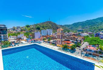 Tres Marias Luxury Suites - Adults Only allows 18 year olds to book a room