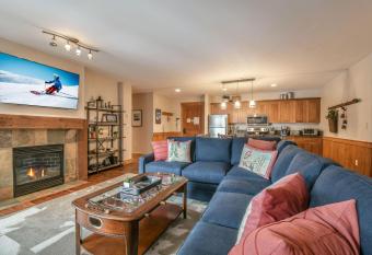 Springs 8893 has rooms with a private hot tub