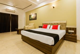 Hotel Om Inn - Talegaon Dabhade has Balcony rooms