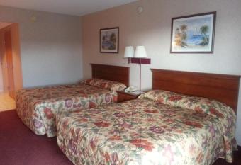 Ocean 1 Hotel & Suites Ocean City has rooms with a private hot tub