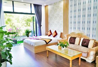 Minh Hung Apartment & Hotel allows 18 year olds to book a room