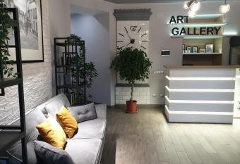            Art Gallery allows 18 year olds to book a room