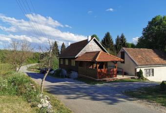 House for rest and fun JEKA has Smoking rooms
