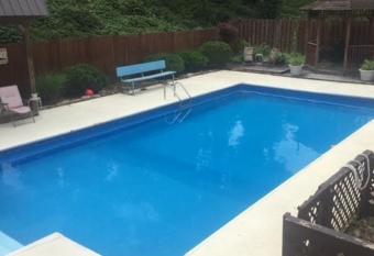 Big South Fork Trail Lodge allows 18 year olds to book a room