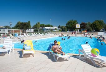 Azureva Fouras has Balcony rooms