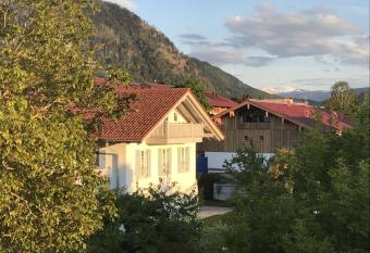 Haus Vincent has Balcony rooms