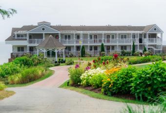 Waters Edge Resort and Spa TimeShare has Balcony rooms