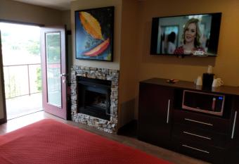 Riverside Tower has rooms with a private hot tub