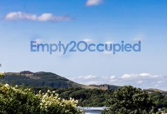 3 BED House w/Drive & Garden v/Fast WiFi near bioQuarter has Balcony rooms