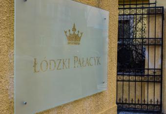     dzki Pa  acyk - Pokoje hostelowe allows 18 year olds to book a room