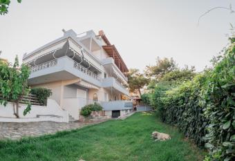 Helios Residence has Balcony rooms