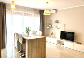 Green Central Apartment allows 18 year olds to book a room