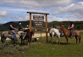 Parade Rest Ranch has Balcony rooms