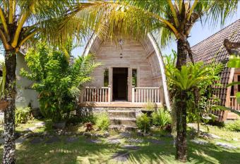 Ayumar Homestay Medewi allows 18 year olds to book a room