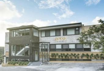 Listening to the wind B&B has Balcony rooms