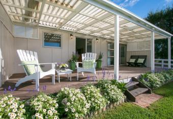 Hydrangea Cottage has Balcony rooms