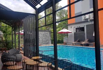 Baan Bangkok 97 Hotel has Balcony rooms