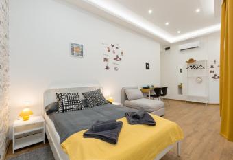 Budapest Holidays Downtown allows 18 year olds to book a room