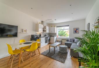 Egale apartments allows 18 year olds to book a room