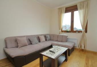 Apartman Scandinavia & SPA has rooms with a private hot tub