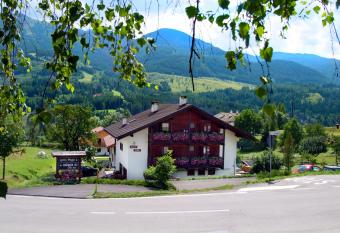 B&B Seppi allows 18 year olds to book a room