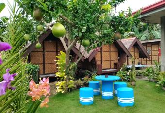 LHOYJEAN Garden Hostel has Balcony rooms