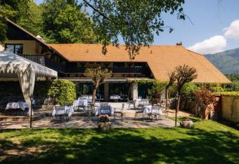 Vila Podvin has Balcony rooms