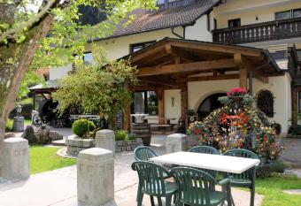 Caf   Pension Leistner has Balcony rooms