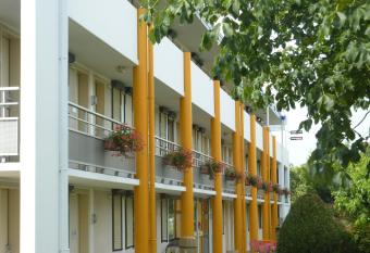 Premiere Classe Strasbourg Ouest allows 18 year olds to book a room