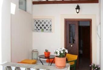 Aleka s Rooms has Balcony rooms