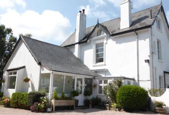 Cookshayes Country Guest House allows 18 year olds to book a room