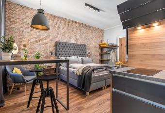 Apartments Porto Marina allows 18 year olds to book a room