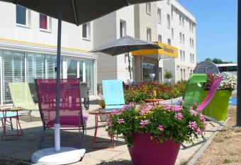 Premi  re Classe Roissy Survilliers Saint Witz allows 18 year olds to book a room