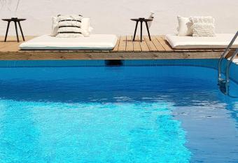 Mira Living Concept Suites Adults Only allows 18 year olds to book a room