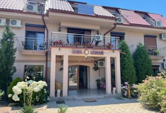 Casa Leului allows 18 year olds to book a room