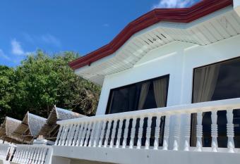 LUNA OSLOB TRAVELLERS INN - Beach Front has Balcony rooms