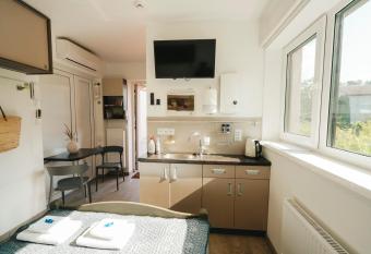 Seaside Studio Apartment THE RED FISH allows 18 year olds to book a room