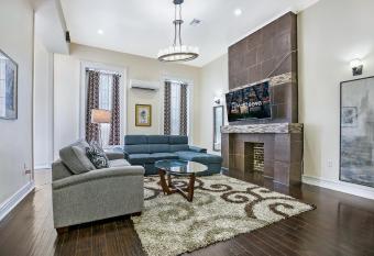 Modern 4BR condo in Downtown has Balcony rooms