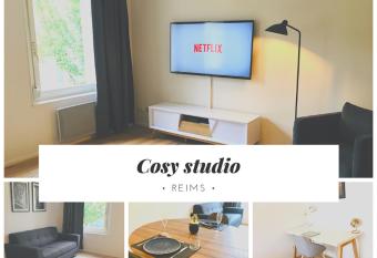 Suite Laon 89 allows 18 year olds to book a room