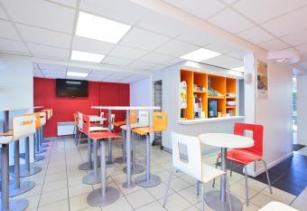 Premiere Classe Bordeaux Eysines allows 18 year olds to book a room