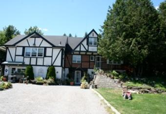 Burley's Executive Garden Suite has Balcony rooms