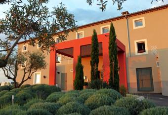 Hotel Restaurant Le Gardon - Pont du Gard has Balcony rooms