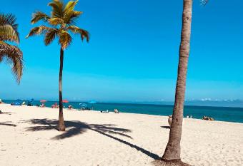 Beach Tide Motel has Balcony rooms