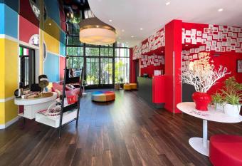 ibis Styles Paris La D  fense Courbevoie allows 18 year olds to book a room