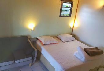 Le petit chalet allows 18 year olds to book a room