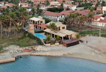 Pousada Por do Sol has Balcony rooms