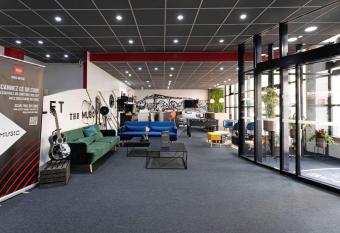 ibis Paris Pantin Eglise allows 18 year olds to book a room