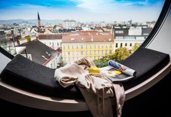 MOOONS Vienna allows 18 year olds to book a room