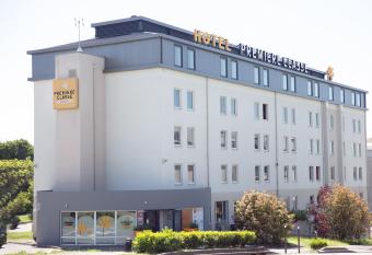 Premiere Classe Roissy A  roport Charles De Gaulle allows 18 year olds to book a room